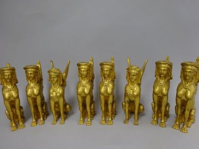 null Ensemble de cinq paires de sphinges en bronze doré (éléments d'ameublement)....