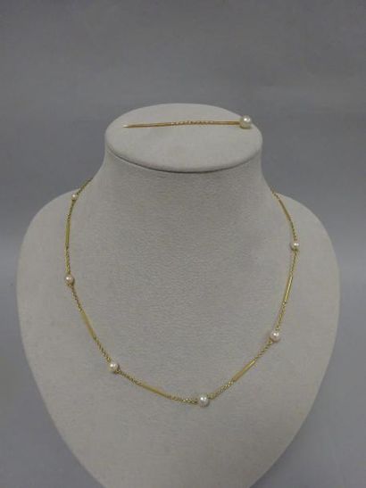 null Lot d'or jaune (750) :

- collier avec maillons bâtons alternant avec des perles...