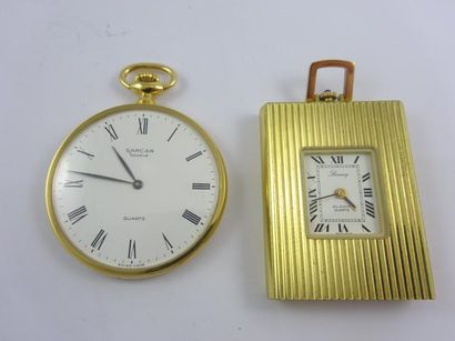 Deux montres de poches à quartz en métal...