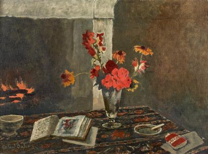 Roland OUDOT (1897-1981) 
Nature morte au bol, livre et vase fleuri sur une table,...