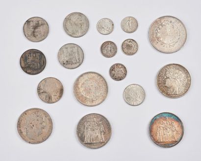 null Lot de pièces en argent :

- 50 francs : 1978.

- 10 francs: 1930, 1931, 1932,...