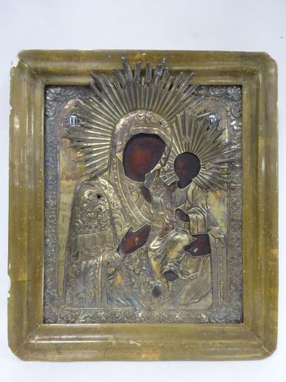 RUSSIE 

Icone représentant la Vierge de Kazan. 

Peinture sur bois pour les têtes...