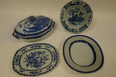 CHINE COMPAGNIE DES INDES 

Lot de porcelaines en bleu et blanc, des XVIIIème-XIXème...