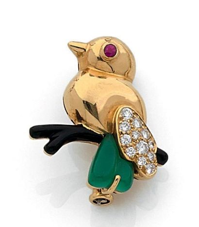 CARTIER Broche moineau en or jaune (750) ornée de chrysoprase et de petits diamants...