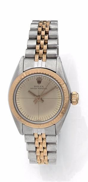 ROLEX Oyster Perpetual
Montre bracelet de dame en acier et or jaune (750), boîtier...