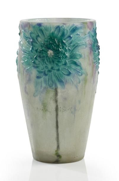 Gabriel ARGY-ROUSSEAU (1885-1953) Chrysanthème.
Vase en pâte de verre à décor de...