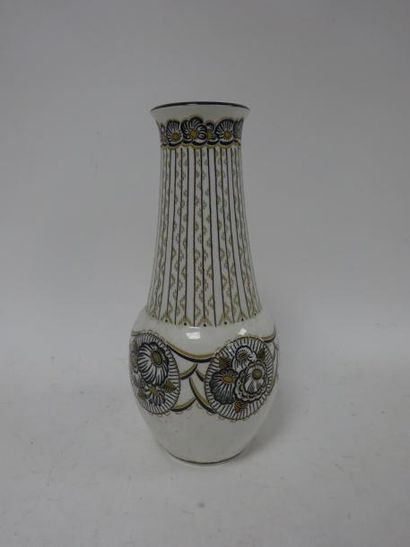 Manufacture Nationale de Sèvres. 1923. 

Vase "Aubert".

Tirage en pâte dure nouvelle...