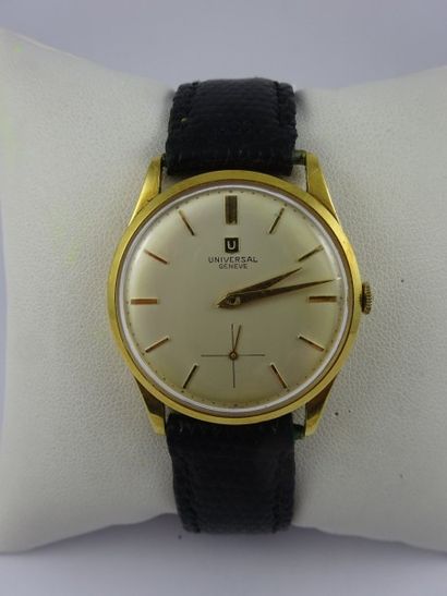 UNIVERSAL GENEVE Montre bracelet d'homme. 

Boîtier rond en or jaune (750). 

Cadran...