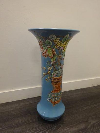 Attribués à COLLINOT et Cie 

Paire de vases cornets en céramique à glaçure bleu...