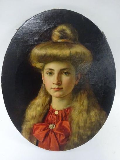 null Ecole française

Portrait d'une jeune femme au chignon et au noeud rouge. 

Huile...