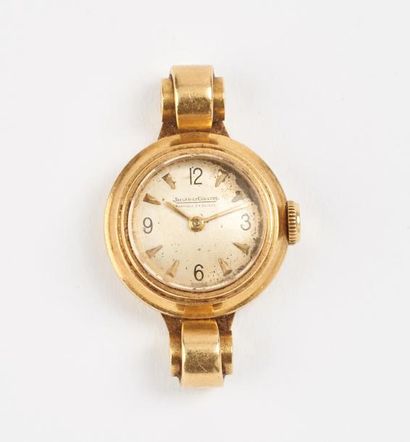 JAEGER LECOULTRE 

Montre bracelet de dame en or jaune (750).

Cadran champagne,...