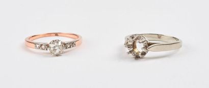 null Bague en or rose (750) et platine (850) centrée d'un diamant taille ancienne...