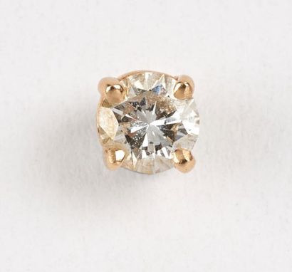 null Diamant de taille moderne d'environ 0,25 carats, monté sur un débris de monture...
