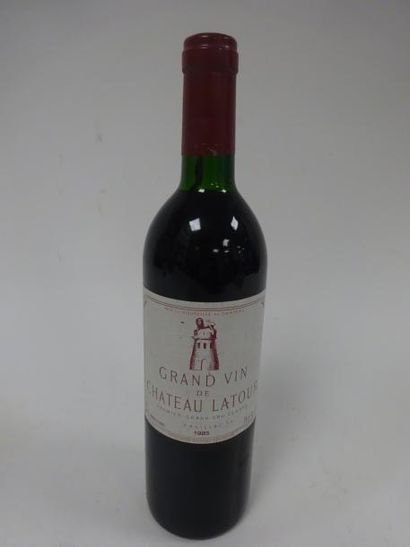null Château LATOUR 

1 bouteille, 1985. 

Niveau bas goulot.