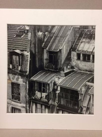 Michel HOSSZU (né en 1944) 

Rue du dragon, Paris, 1968. 

Tirage argentique. 

Signé,...