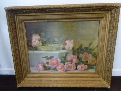 Georges BINET (1865-1949) 

Coupe aux roses. 

Huile sur toile. 

Signée en haut...