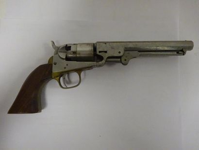 null ETATS-UNIS

Réédition d'après un Colt 1851.

Revolver à percussion à poudre...