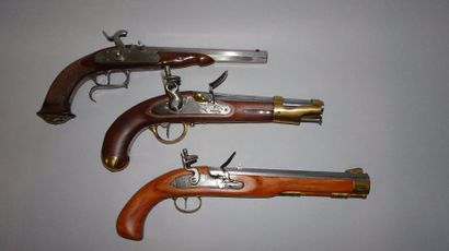 Trois pistolets de style, de fabrication...