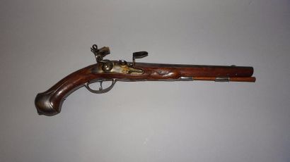 FRANCE.

Pistolet à silex. Vers 1720-1740.

Canon...