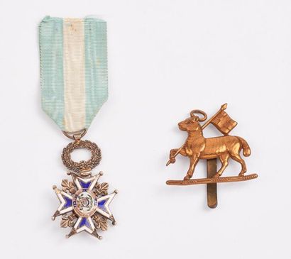 Espagne 

Ordre de Charles III.

Croix de Chevalier en argent (min 800) et émaux...