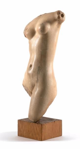 null STATUE en marbre d'une divinité féminine représentée nue.
Epoque romaine, d'inspiration...