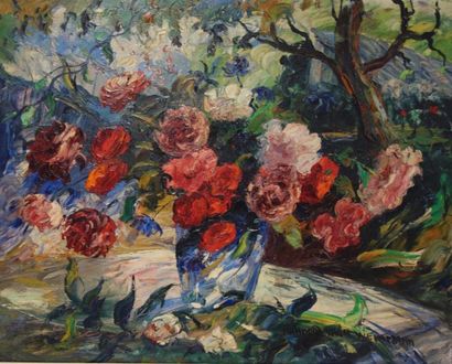 Maurice VAGH WEINMANN (1899-1986) 

Bouquet de roses dans un vase bleu.

Huile sur...