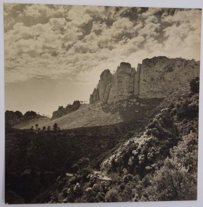 Willy Ronis (1910-2009) 

Paysage, circa 1950.

21,5 x 22 cm.

Tirage sur papier...