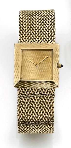 BOUCHERON Paris Montre bracelet d'homme en or jaune (750). Boîtier carré, lunette...