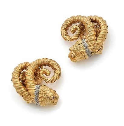 ZOLOTAS Paire de clips d'oreilles en or jaune (750) à motif d'une tête de lion, les...
