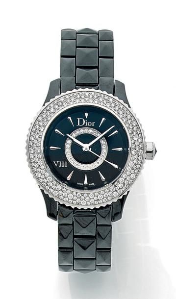 CHRISTIAN DIOR DIOR VIII
Montre bracelet de dame en céramique noire lustrée.
Boîtier...