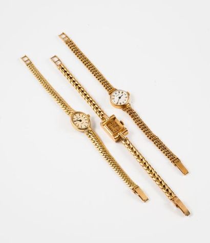 KODY, A. FLAMAND ou SEDUCTA 

Lot de trois montres bracelet de dame en or jaune (750).

Cadrans...