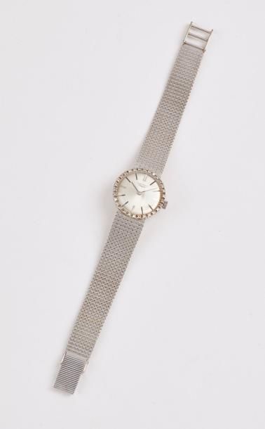 LONGINES 

Montre bracelet de dame en or blanc (750)

Boitier circulaire émaillé...