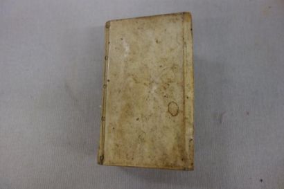 null Trois livres du XVIIème siècle reliés en un fort volume, In-16, aux plats en...