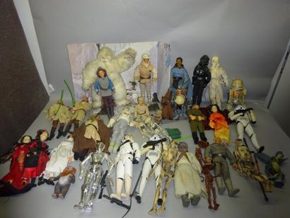 null STAR WARS

Fort lot de 30 poupées 30 cm Hasbro/Kenner.

1995 et +.

Etat d'usage...