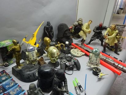 null STAR WARS

Fort lot de Micro Machines, Figurines, beast et divers merchandising.

1995...