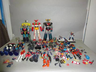 null GOLDORAK / SHOGUN WARRIORS
Lot de 40 figurines vintage et modernes.
Circa 1980/2000.
Etat...