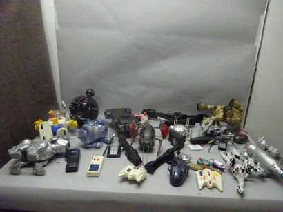 null ROBOTS

Lot de 10 Robots Animaux et Divers + télécommandes 

Etat d'usage sans...