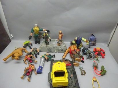 null SMALL SOLDIERS

Lot de 15 Figurines.

Circa 1990.

Etat d'usage sans boite -...