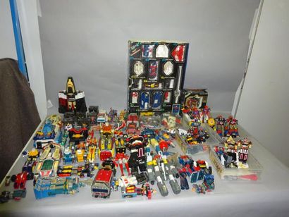 null ROBOTS DIE CAST

Fort Lot comprenant: Bismarck-Battle Fever-Shogun Warriors-Daimos-Golion-Denziman-Halley-Golion...