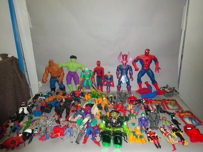 null MARVEL / DC COMICS

Lot de +/- 50 Pieces - Spiderman et autres.

Circa 2000.

Etat...