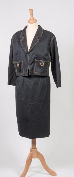 GUY LAROCHE JEANS 

Tailleur jupe en toile de coton noir à détails surpiqûres sellier...