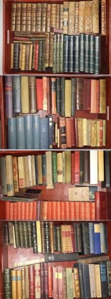 null Quatre mannettes et une caisse de livres en demi reliures, dont Histoire des...