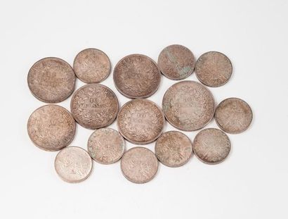 null Lot de pièces en argent (min. 800) comprenant notamment 10 Francs, 5 Francs......