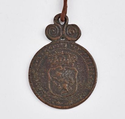 null PHILIPPE V

Médaille commémorative en bronze.

Surmoulage.

H. : 7,5 cm.