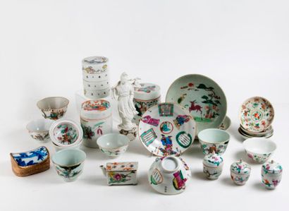 CHINE 

Lot de porcelaine à décor polychrome de personnages, ustensiles, animaux......