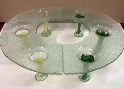 null Centre de table

En verre formé de deux éléments demi-sphérique reposant sur...