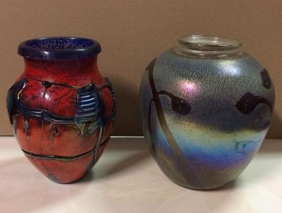 Jean Claude NOVARO (1943-2015) 

Deux vases en verre soufflé et applications à chaud....