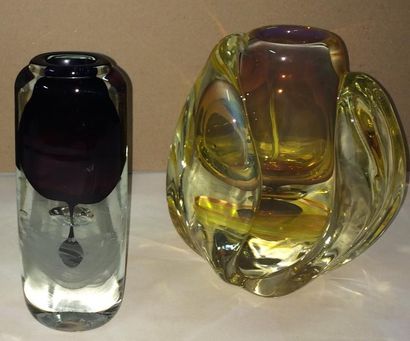 Alain BEGOU (1945) 

Deux vases.

En verre.

Signés, l'un numéroté 64.335 et l'autre...