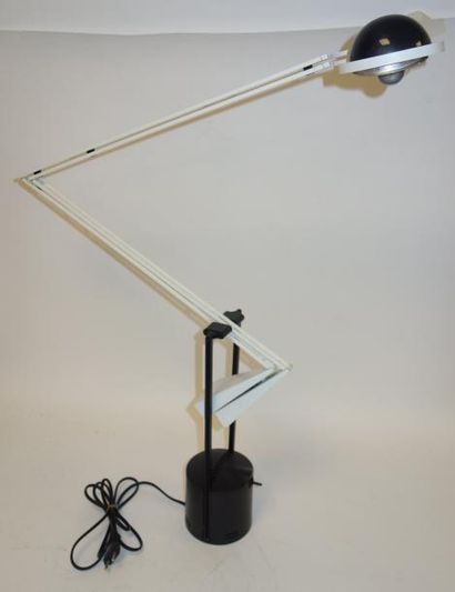 PATRICK MAGNIN & STUDIO KING MIRANDA 
Lampe de bureau Zoom.
En métal et plastique.
Arteluce,...
