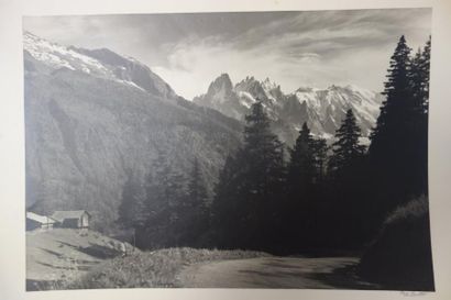 GAY-COUTTET 

Paysage des alpes.

Tirage d'époque.

Tampon du photographe et mentions...